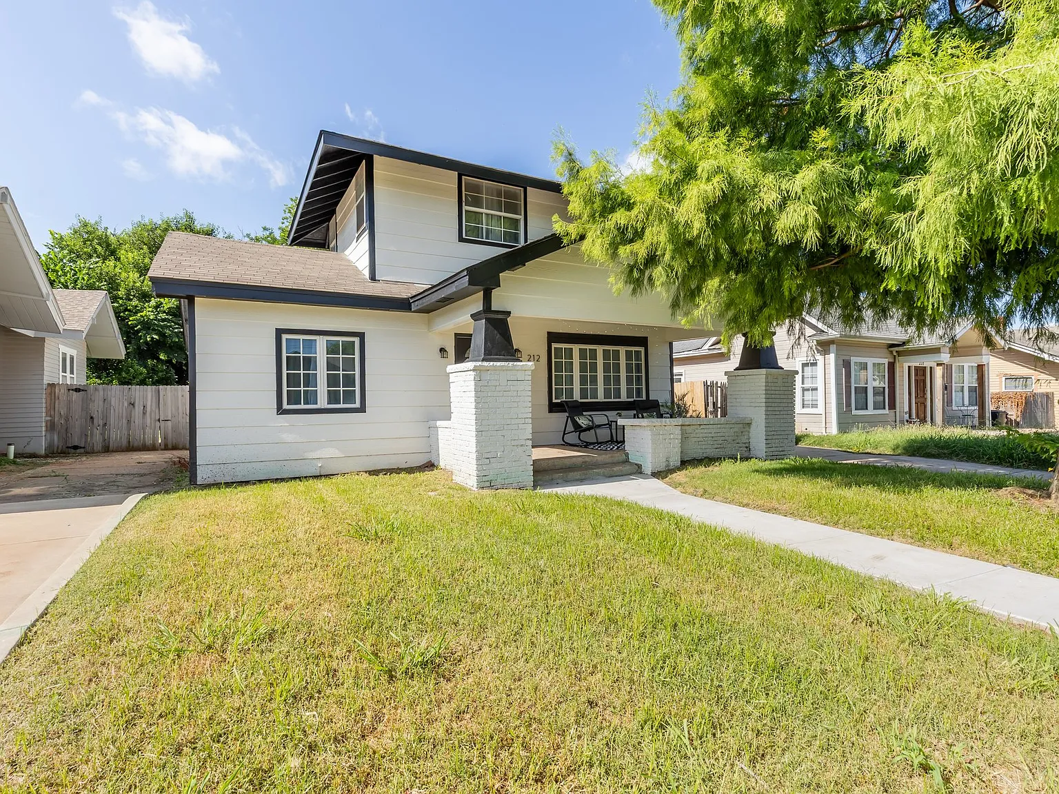 4 bed, 1751 sqft, $2,300 — Photo 3