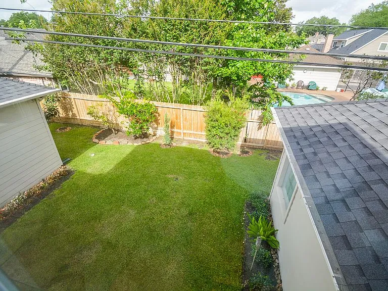 2326 Walnut Bend Ln — Photo 29