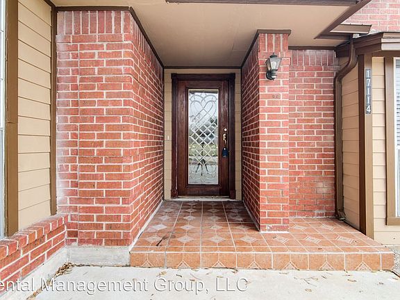 3rd image of 17114 Flowerfield Ln