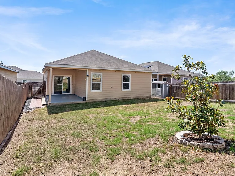 5010 Jovian — Photo 16