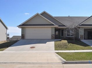 543 Rolling Hill Dr, Tiffin, IA 52340