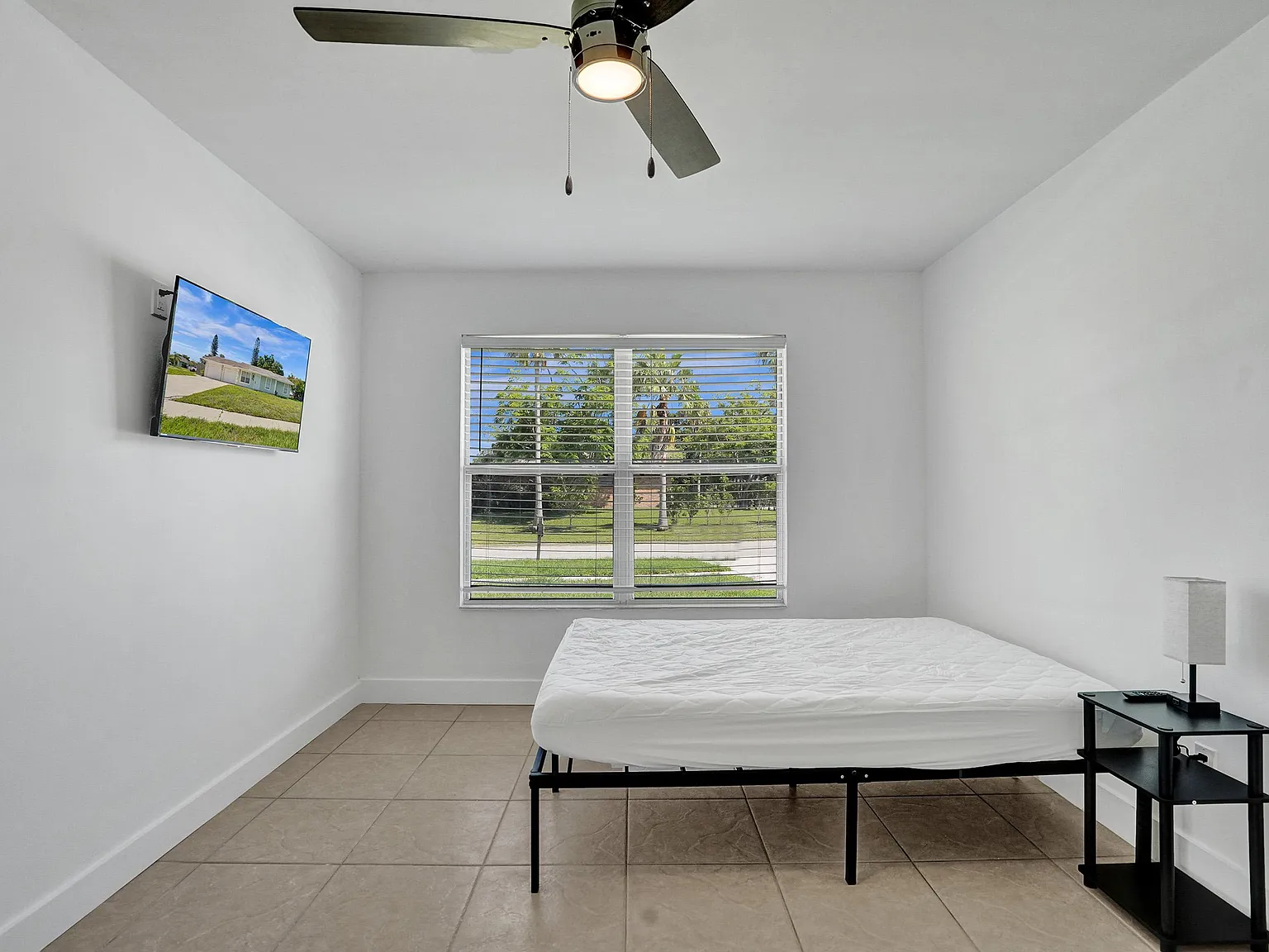 4 bed, 3.0 bath, 1800 sqft, $970 — Photo 3