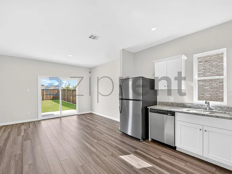 1317 Kennedy Rd — Photo 12