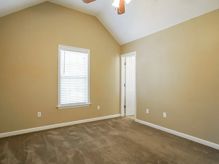 2517 Dandridge Dr — Photo 10