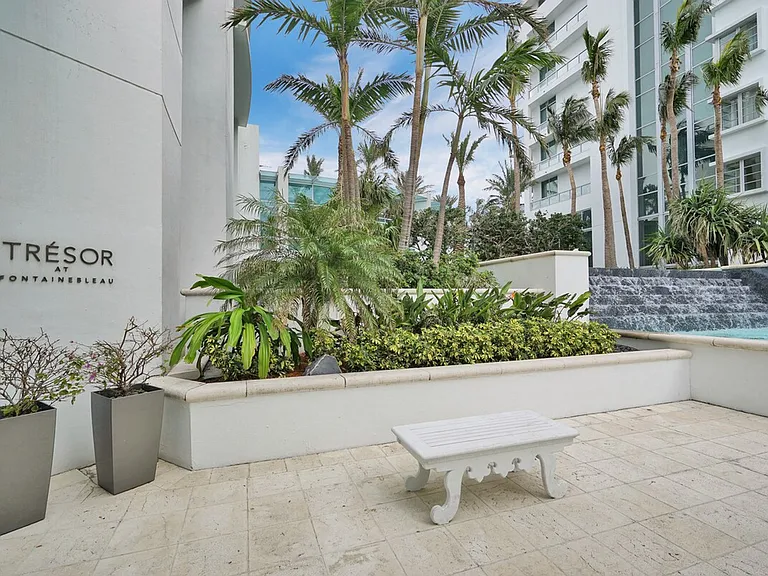 4441 Collins Ave #ID1540460P — Photo 6