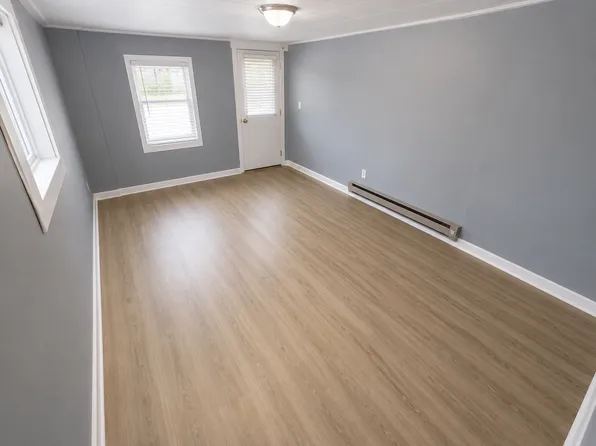 Bucer's, 201 S Main St APT B, Moscow, ID 83843