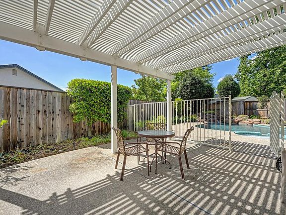5th image of 3512 Fieldcrest Ct