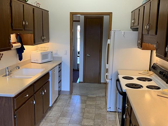 3rd image of 3016 Winslow Pl
