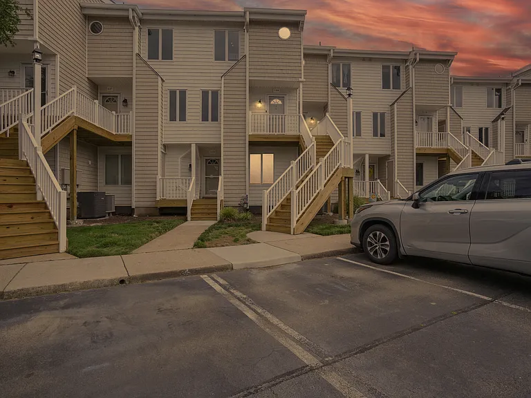 100 Pinewood Rd #128 — Photo 32