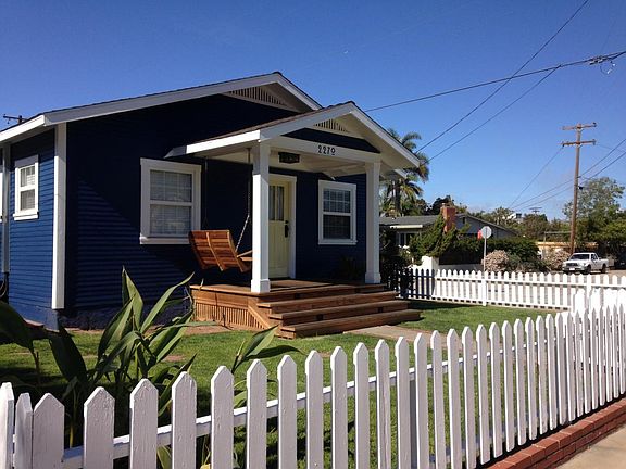 Fenced yard and Porch Swing!