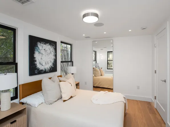 274 7th Street image 14 of 40