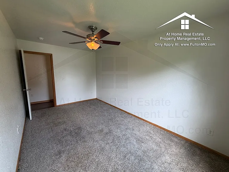 1902 Dunham Dr — Photo 17