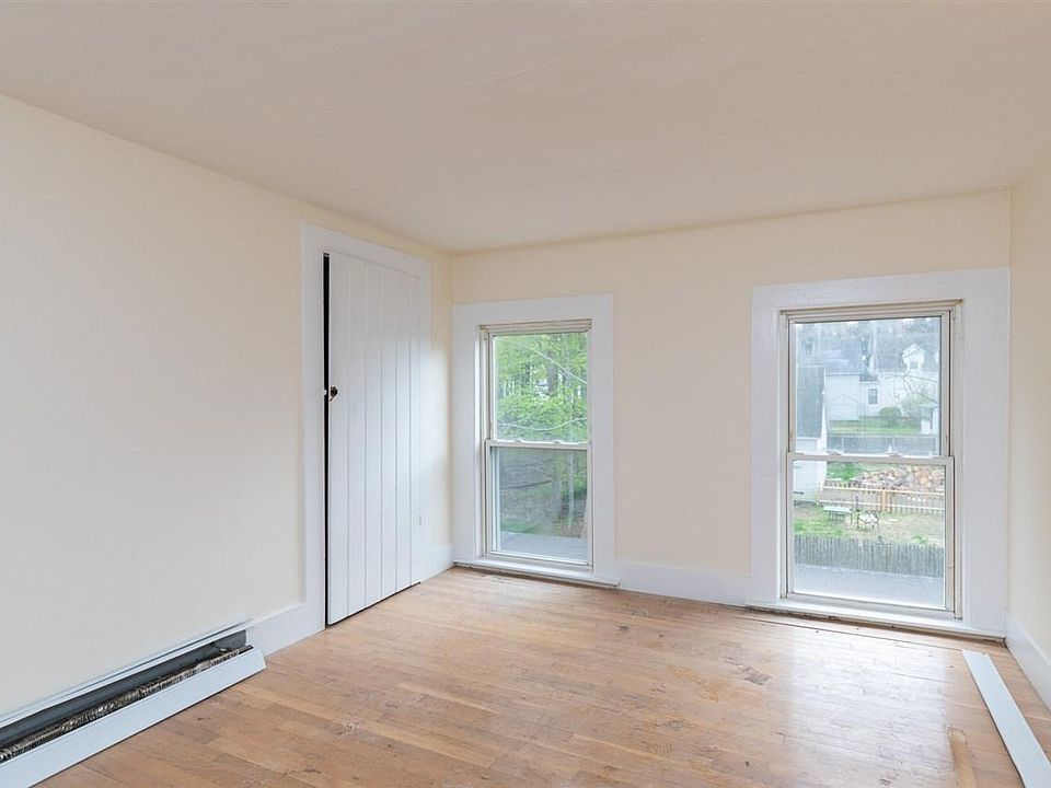 2nd image of 24 Cliff St #B