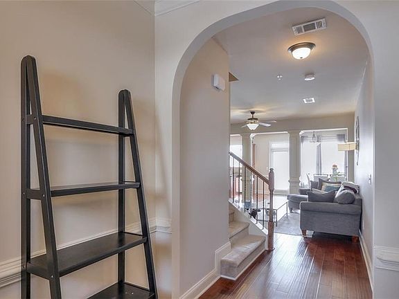 5th image of 2115 Westhill Dr SE