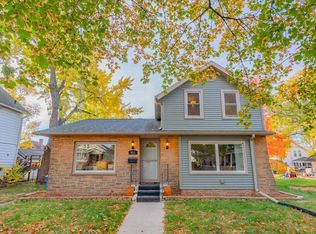 412 W Cook St, Portage, WI 53901