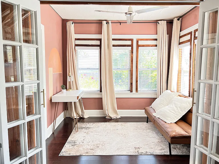 Guest bedroom/Office