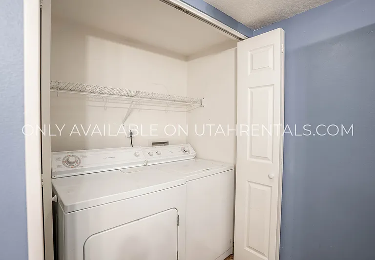 1214 W 1380 N — Photo 13