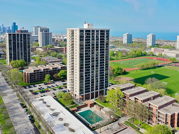 3rd image of 2921 S Michigan Ave APT 501