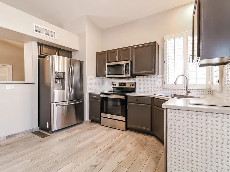 4853 W Kristal Way — Photo 8