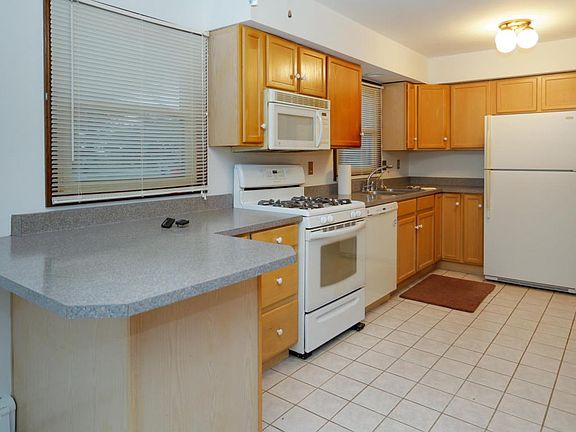 15972 15 Mile Rd-105