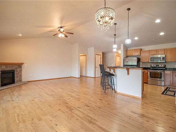 4th image of 10255 Coventry Cir