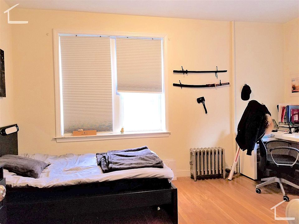 2nd image of 51 Egmont St #4TT