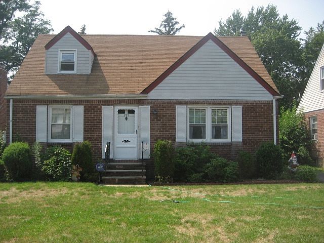 1st image of 782 Bradley St