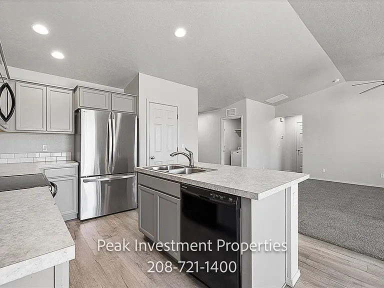 11201 Bidwell St — Photo 13