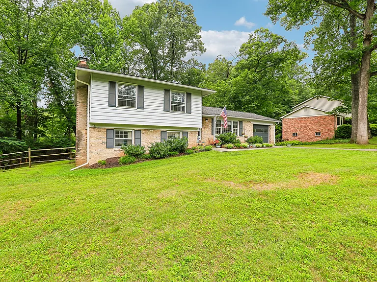 18033 Mill Creek Dr — Photo 4