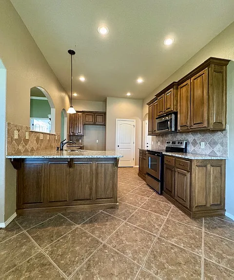 800 Venice St — Photo 11