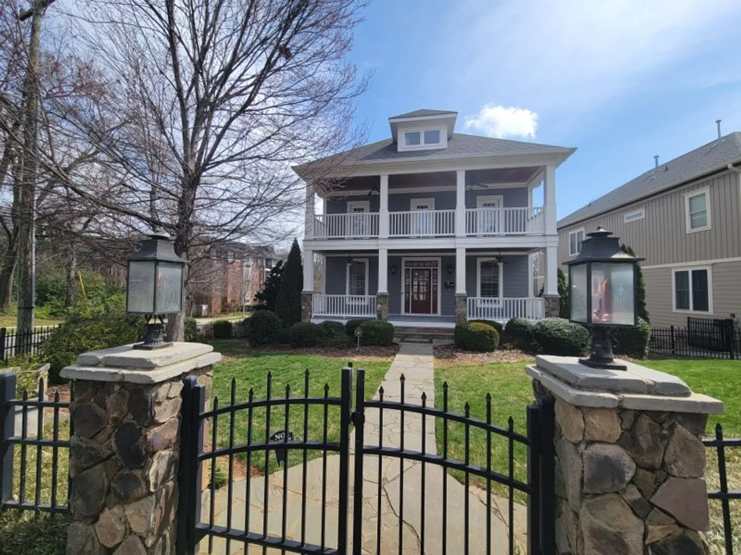 Spacious~Charming~Dilworth! 3800 SF 4 Beds 3.5 Baths — Photo 2