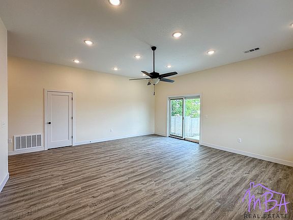 2nd image of 3323 Eagle Dr