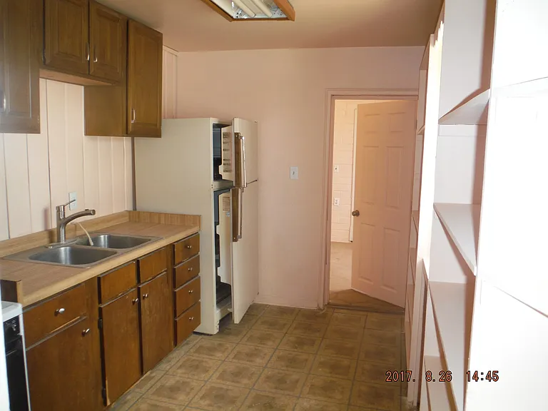 2607 N La Verne Ave — Photo 4