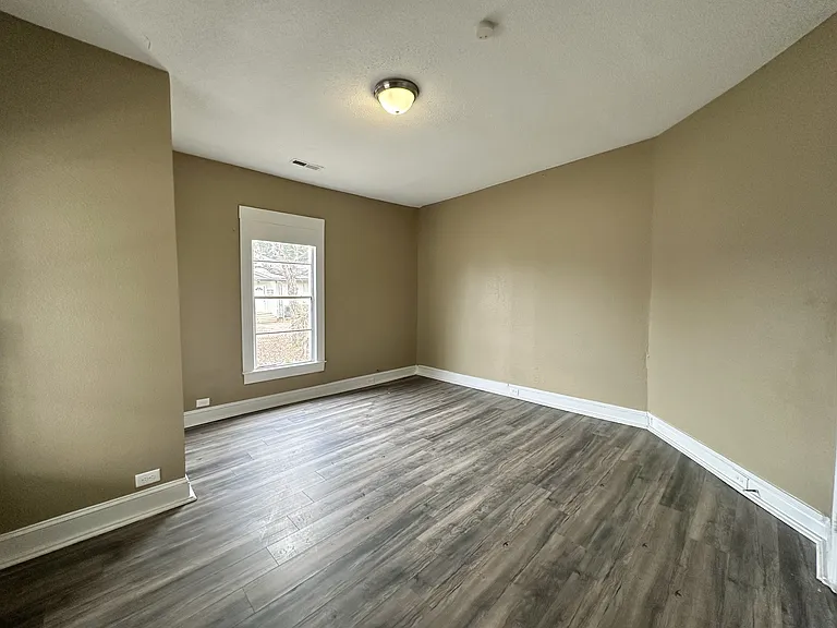 1213 Alabama Ave SW — Photo 4