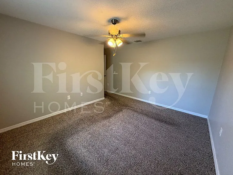 280 Edgevale Rd SE — Photo 8