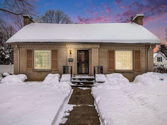 16 N Center St, Bangor, MI 49013