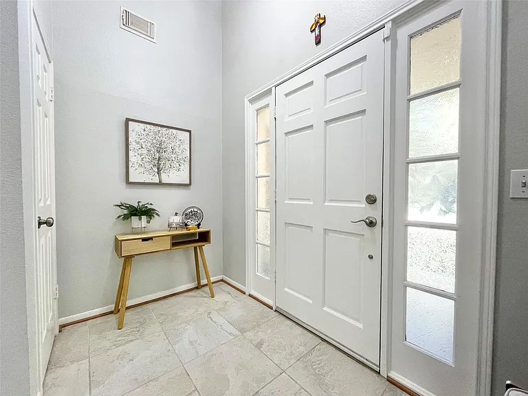 7 Windledge Pl — Photo 4