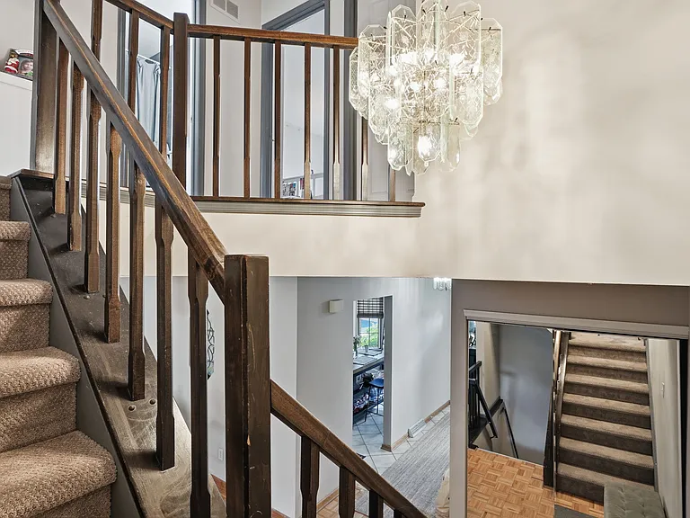 272 Hudson Ct — Photo 37