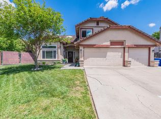 9425 Echo Cliff Ct, Elk Grove, CA 95758