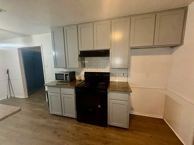 2 bed, 1056 sqft, $1,100 — Photo 2