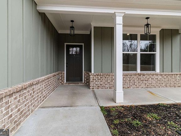 5th image of 157 Adamstown Rd