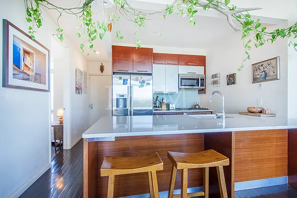 Sold by Brick&Mortar | media 18