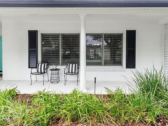 3rd image of 722 S RANGER BOULEVARD