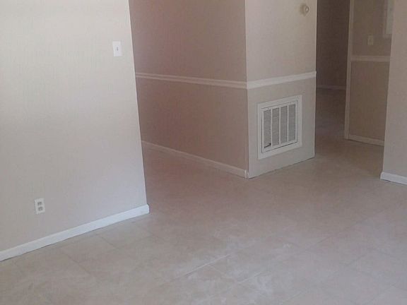 5th image of 114 Burkshire Ct #A