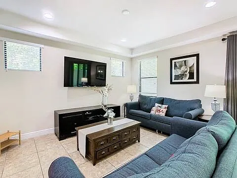 8137 Roseville Blvd — Photo 4