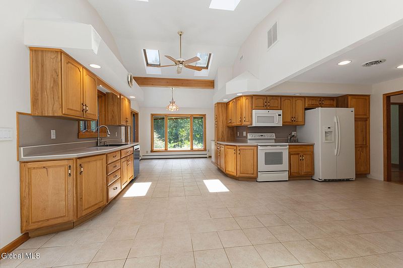 5th image of 23 Van Winkle Drive