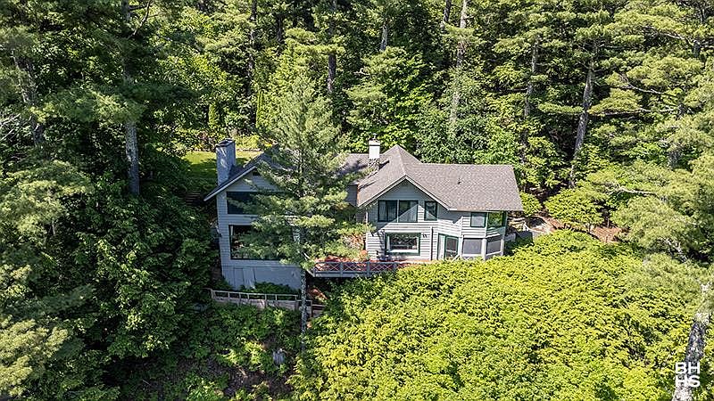 1st image of 211 Johns Brook Ln