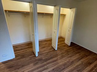 909 S College St #8, Springfield, IL 62704