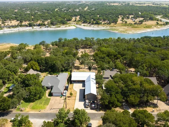 110 Great West Loop, Morgans Point Resort, TX 76513