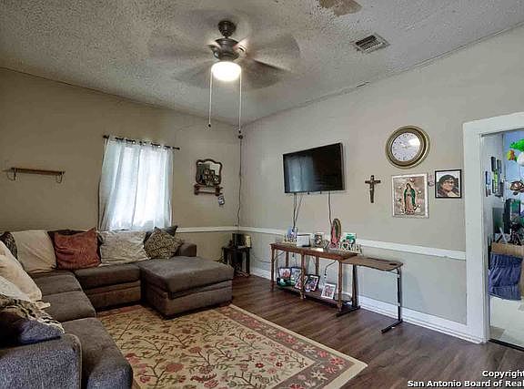 4th image of 1021 CAPITOL AVE